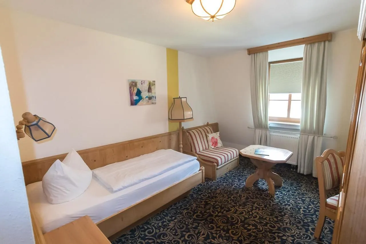 Hotel Löwen Randersacker 3*,